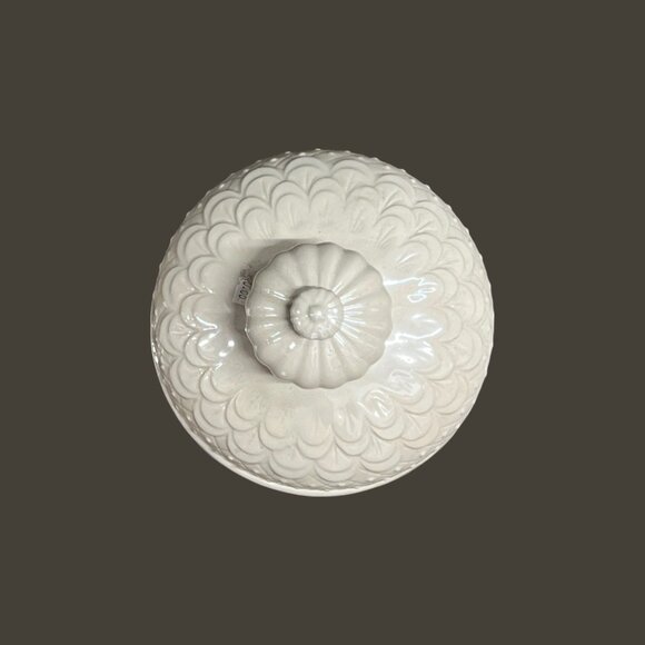 Vintage-Inspired White Ceramic Lidded Jar Candle With Ornate Textured Design - Picture 3 of 4